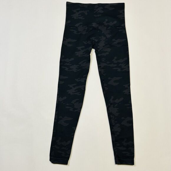 Spanx Camo Leggings Womens Medium Seamless Black Grey Mid Rise - Picture 3 of 8